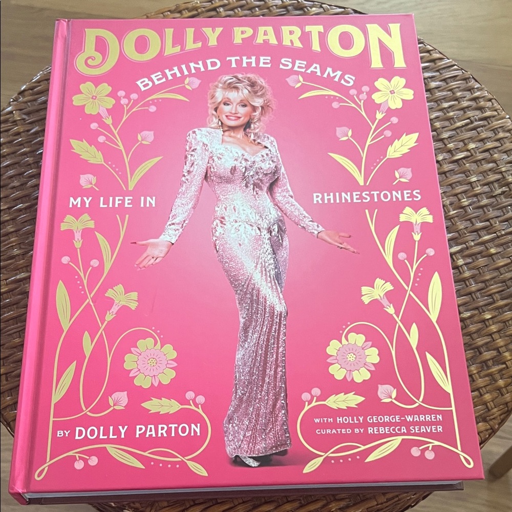 #0965** Dolly Parton 'Behind the Seams' Book